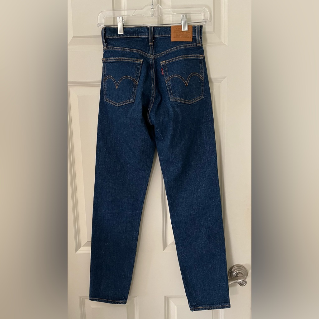Womenâs Leviâs Wedgie Button Fly 5 Pocket Dark Wash Blue Jeans Size 24